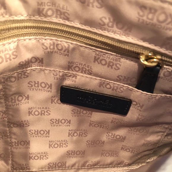 MK Small Shoulder Bag - Picture 7 of 10